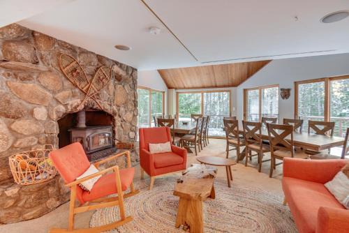 Thornton House | White Mountain Escape with Separate In-Law Suite!