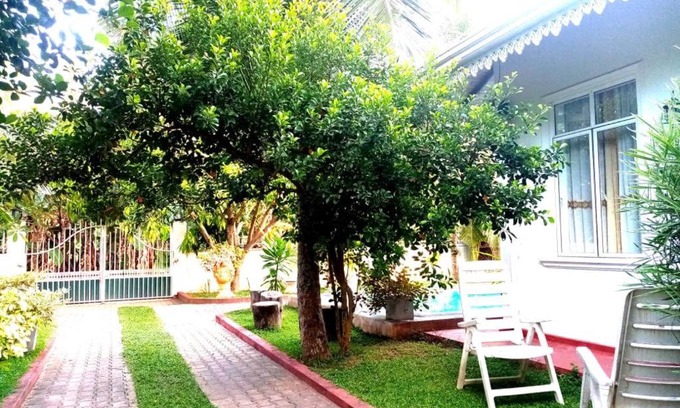 Daluwakotuwa Apartment | White Villa