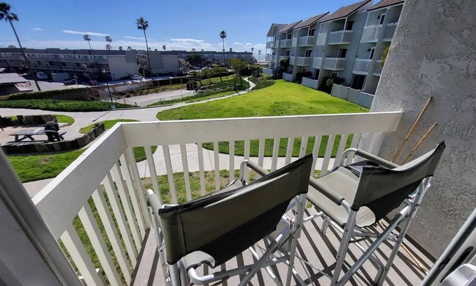 Port Hueneme Condo | White water views Beach Front Condo - Steps to the beach - Monthly rate Discount