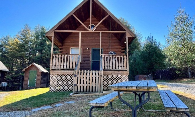 Laurel Springs Cabin | Whitetail On Laurel Creek - Laurel Springs, NC