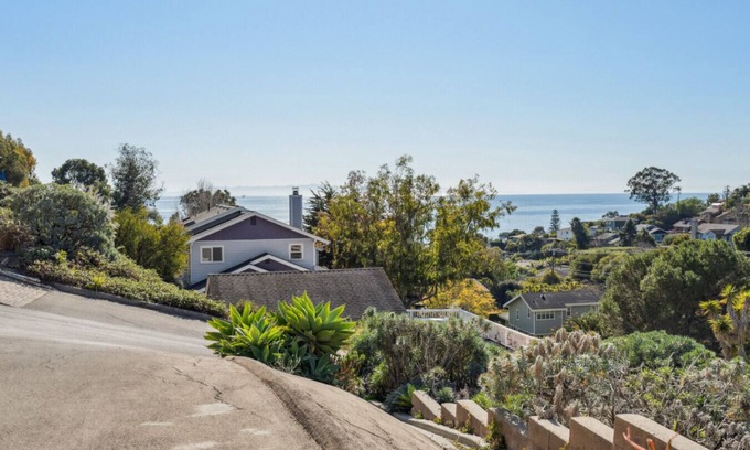 Santa Barbara Apartment | Whitney`s Oceanview Studio! Full kitchen