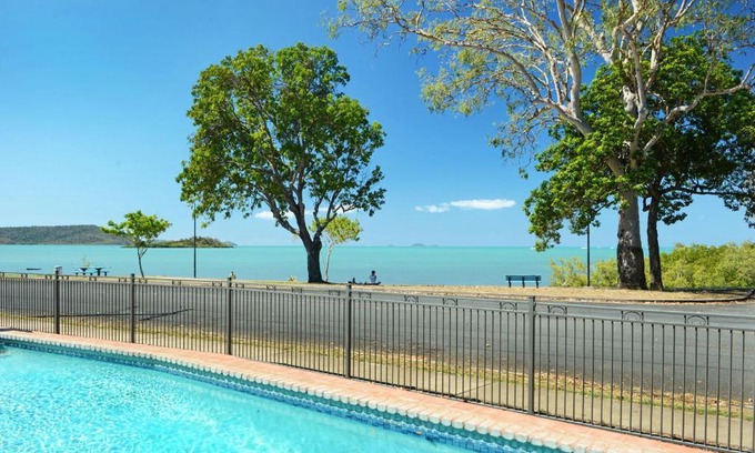 Cannonvale Apartment | Whitsunday Waterfront Apartments