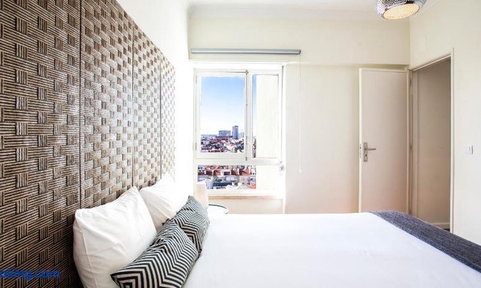 Penha de Franca Apartment | Whome | Anjos Stylish Apartment #6