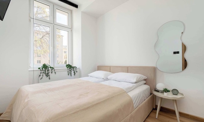 Lodz Apartment | Więckowskiego 75 | Łódź | Bright Apartment Remote Work