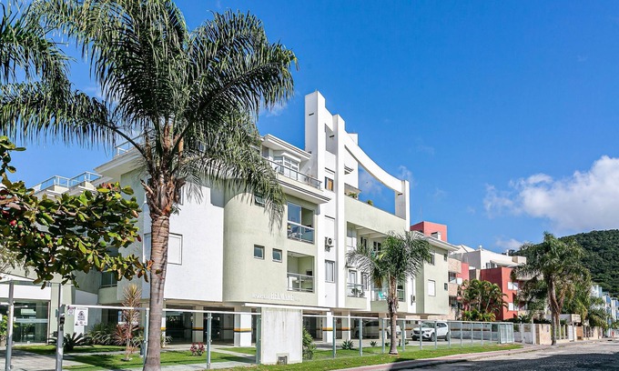 Ingleses Norte Apartment | WI-FI 200MB | 400m from Ingleses Beach #IA10