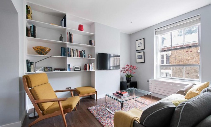 King's Cross Apartment | Wicklow Street by Onefinestay