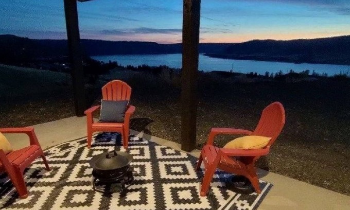 Davenport House | Wifi, Pets Welcome, Boat Parking, Sauna, lakeview