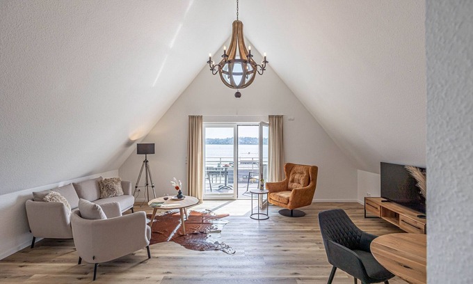 Schleswig Apartment | Wiking-koje 9 - Aufzug, Dusche, Balkon, Waschmaschine, TV, Parkplatz, 3. OG