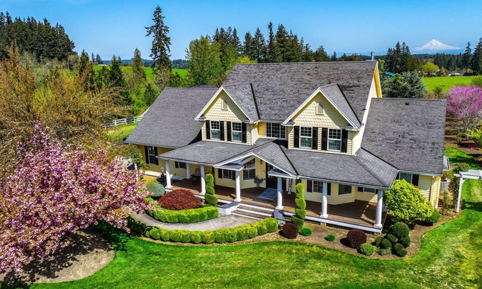 Oregon City House | Wild Haven Retreat- Spacious Home Close to Nature