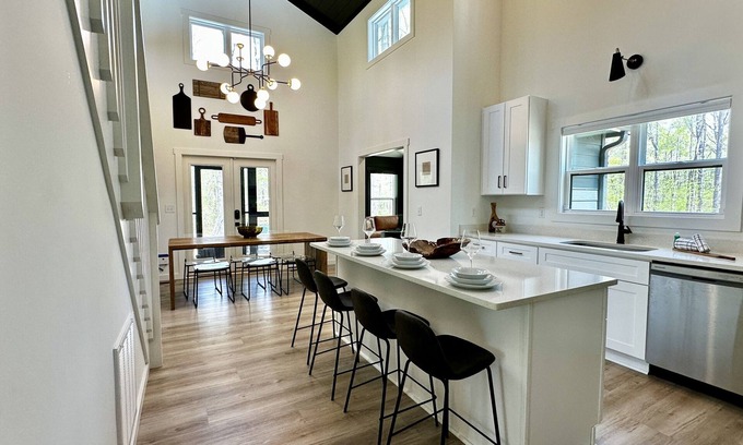 Tracy City Cabin | Wild Woodside Retreat at The Retreat at Sunset Bluff