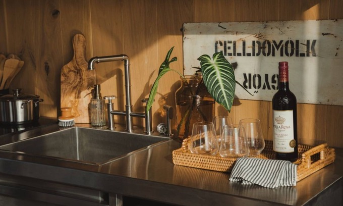 West Tawakoni Cabin | Wilding Hotels Scenic Suite