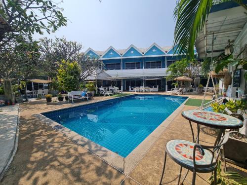 Bang Sare Hotel | Willkris Resort วิลล์คริส รีสอร์ท