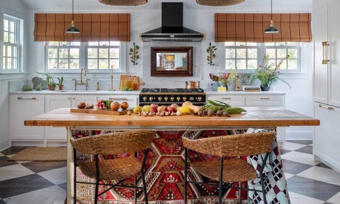 Pine Plains Apartment | Willow Vale Stunningly Designed Historical Icon w/Hot Tub