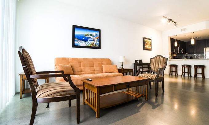 City West Apartment | Wilshire Center Apartment