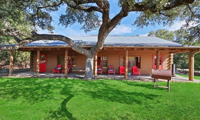 Wimberley House | Wimberley Log Cabins Resort and Suites- Unit 2