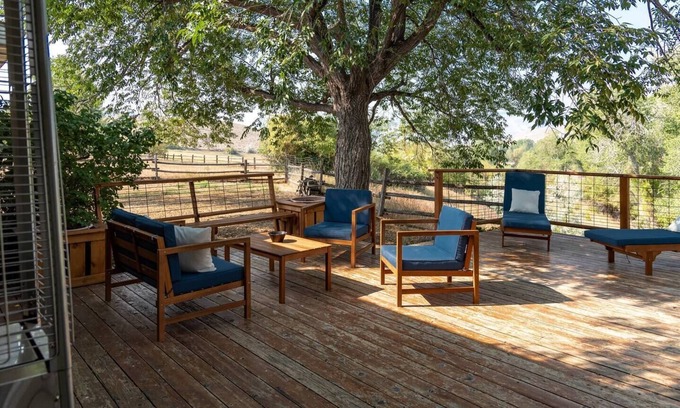 Lander Apartment | Wind River Quarters- Hot Tub, Views, Near Downtown