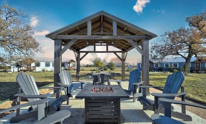 Fredericksburg House | Windmill Meadows Cottages-Firepit-Hill Country