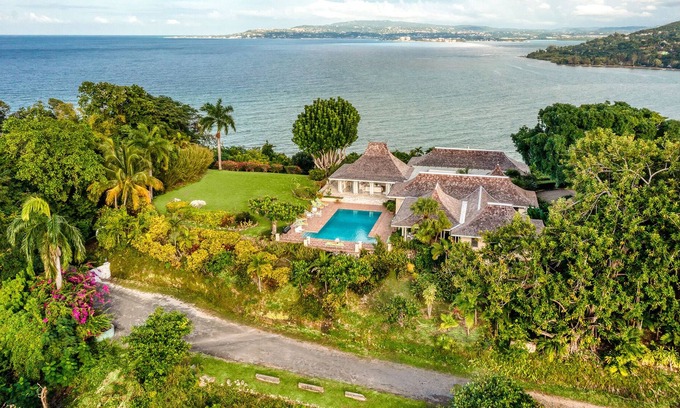 Coral Gardens Villa | Windsong Villa (3/4 Rooms)