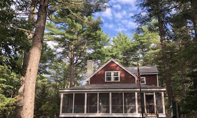 Georgetown House | "Windy Hill". Comfortable, Quiet, & Secluded
