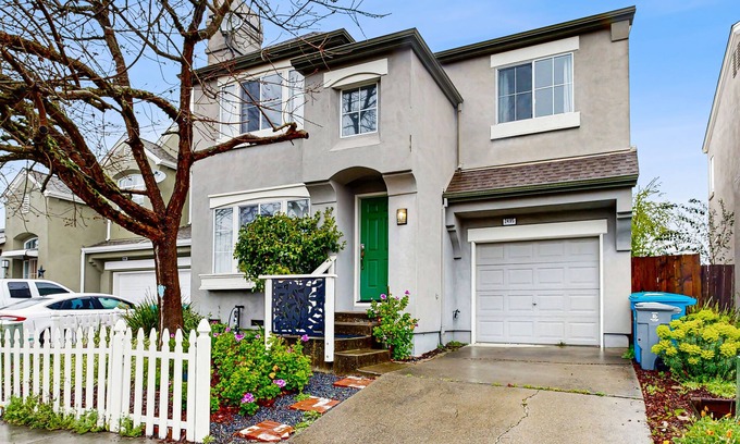 Santa Rosa House | Wine country home base with dog-friendly fenced yard & alfresco patio