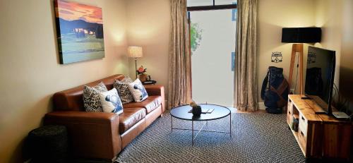 Stellenbosch Cabin | Winelands Golf Lodges 29