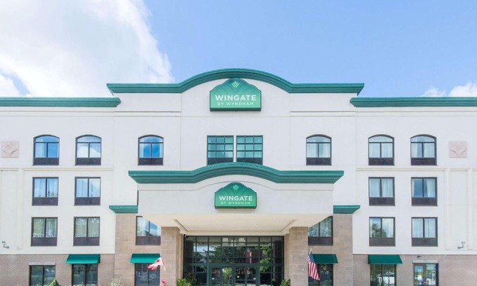 Downtown Niagara Falls Hotel | Wingate by Wyndham Niagara Falls