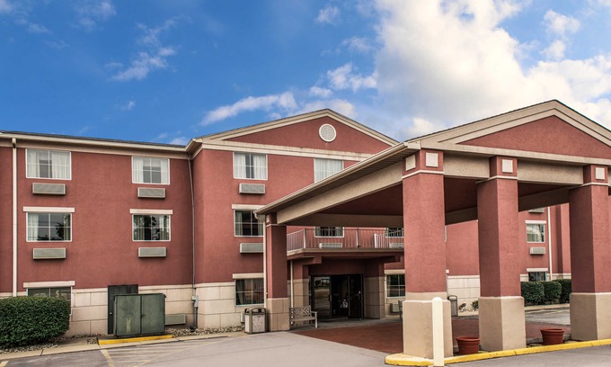 Willock Hotel | Wingate by Wyndham West Mifflin