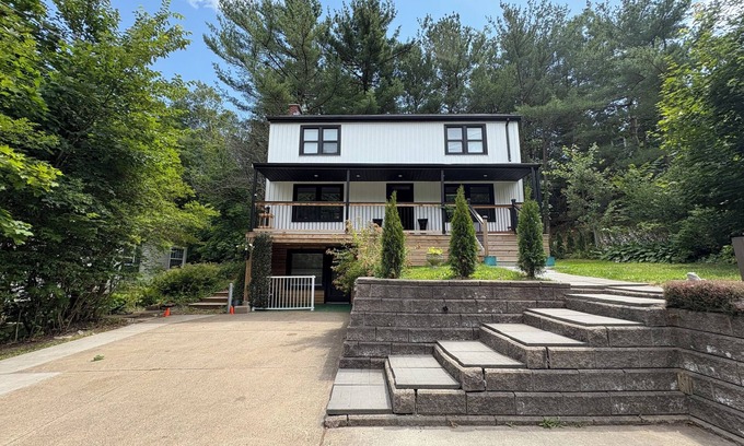 Halifax Apartment | Wisteria lodge 5 star rated