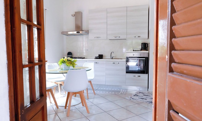 Albate Apartment | Wisteriaroom Appartamento in Villa 10 Min. da Como