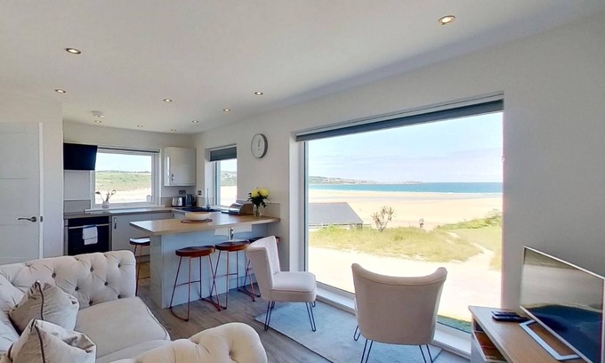 Hayle Cottage | With the beach and coastal path on the doorstep, The Lair is the perfect bolthole for beach lovers
