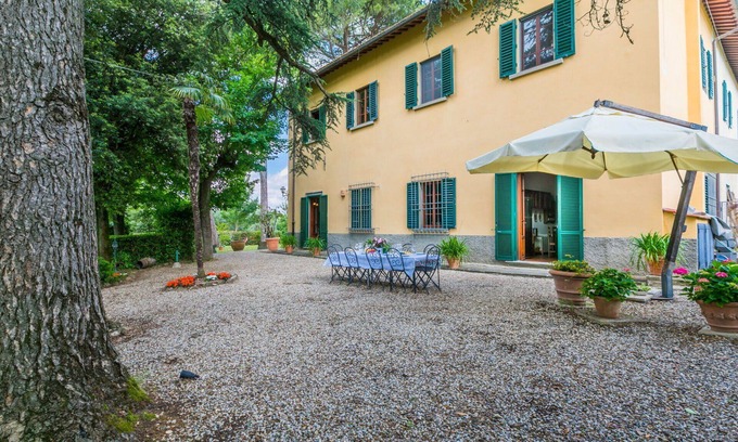 San Casciano in Val di Pesa House | Wonderful private villa for 9 guests with WIFI, hot tub, TV, patio and panoramic view