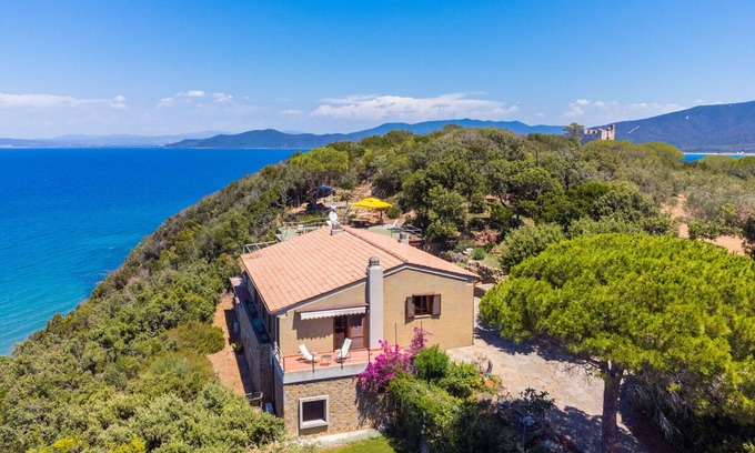Punta Ala Villa | Wonderful private villa for 12 guests with A/C, WIFI, TV, terrace and pets allowed
