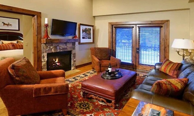 West End Condo | Wonderful 2/3 in town apartment close to ski lift and restaurants