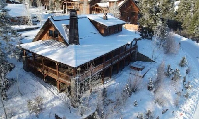 Tamarack Resort Ski Chalet | WONDERFUL 4B/4BA CHALET WITH LAKE VIEWS AT TAMARACK RESORT