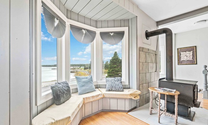 Halifax County House | Wonderful ocean view 3-bedroom house with hot tub - Minimum stay 29 nights