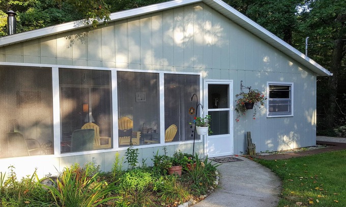 Shelby Cabin | Wonderful family cottage with beautiful, huge, white sand Lake Michigan beach