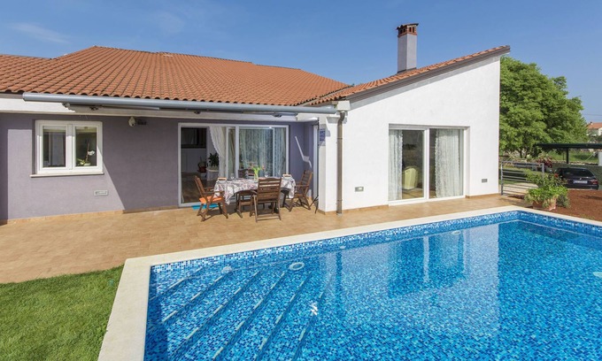 Rovinjsko Selo Cottage | Wonderful, modern villa with pool, whirlpool and garden, near Rovinj