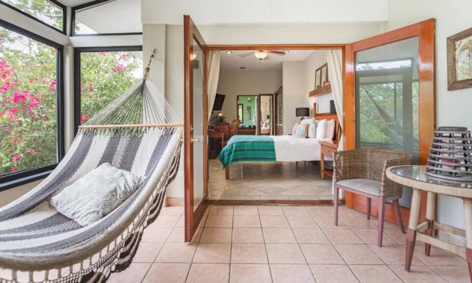 San Ignacio House | Wonderful Place To Stay! Free Parking, Near Belize Botanical Gardens