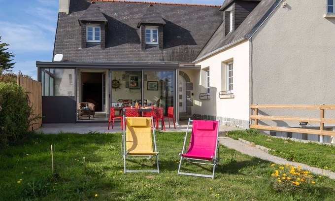 Kerlouan House | Wonderful private villa for 8 guests with WIFI, TV, terrace and pets allowed