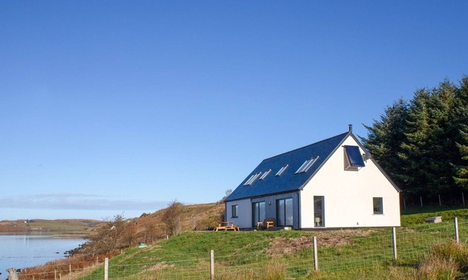 Greshornish House | Wonderful private villa for 6 people with WIFI, TV and parking