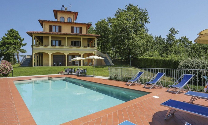 Giugnano Villa | Wonderful private villa for 16 people with WIFI, private pool, TV, terrace and pets allowed