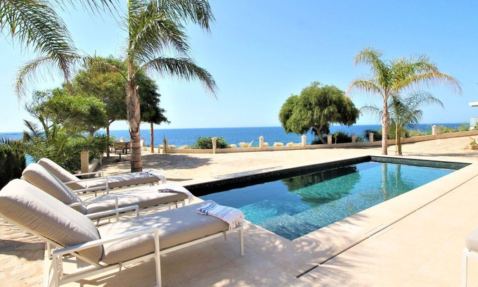 Villajoyosa House | Wonderful private villa for 6 guests with private pool, A/C, WIFI, TV, patio and parking