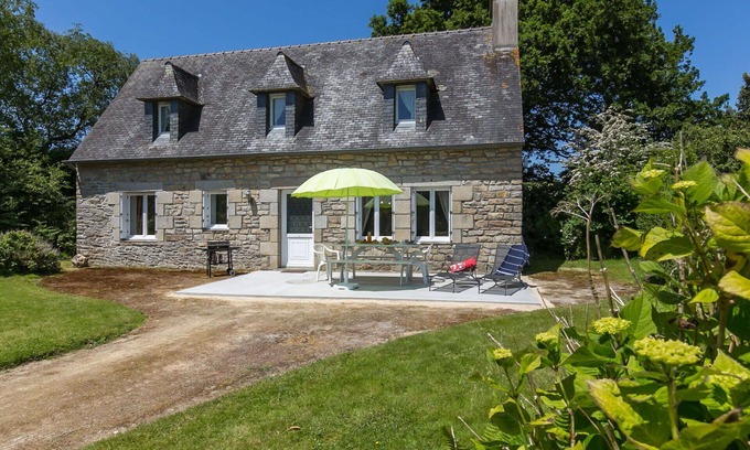 Sizun Villa | Wonderful private villa for 5 guests with WIFI, TV and pets allowed