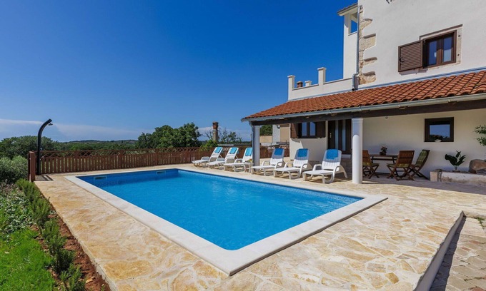 Jadreski House | Wonderful private villa for 6 people with private pool, WIFI, A/C, TV, terrace and pets allowed