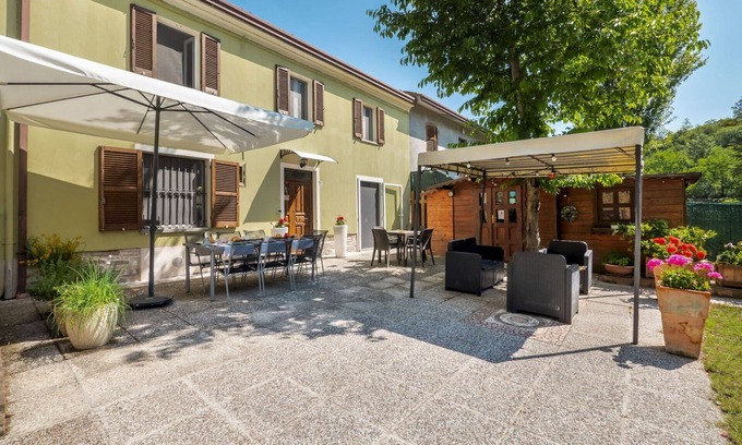 Casinina House | Wonderful private villa with private pool, WIFI, hot tub, TV, pets allowed and panoramic view