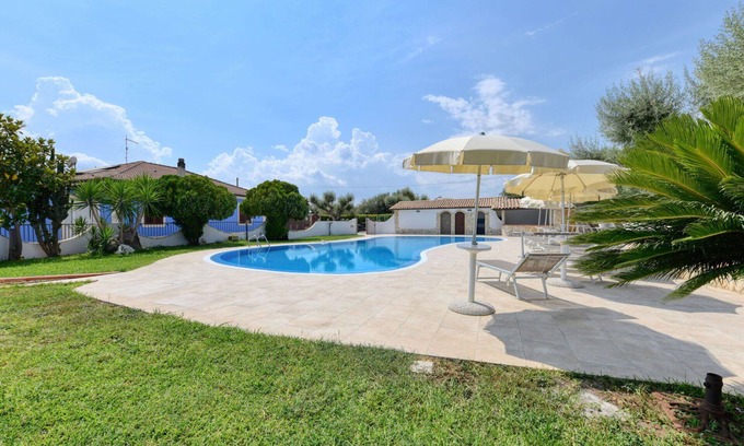 Syracuse Villa | Wonderful private villa for 5 people with private pool, A/C, WIFI, TV, terrace and pets allowed