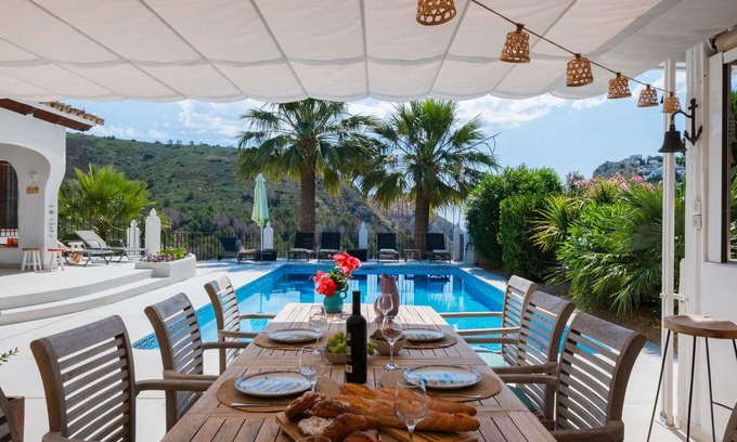 Arnella Villa | Wonderful private villa for 10 people with private pool, A/C, WIFI, TV and patio