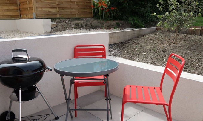 Plouider House | Wonderful private villa for 4 guests with WIFI, TV, terrace and pets allowed
