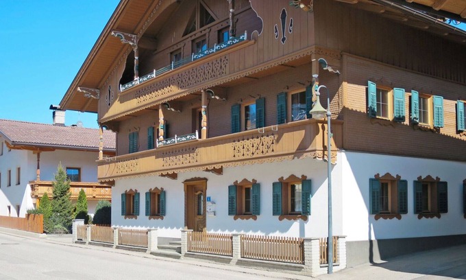 Finsing House | Wonderful private villa for 15 people with WIFI, TV, patio and parking