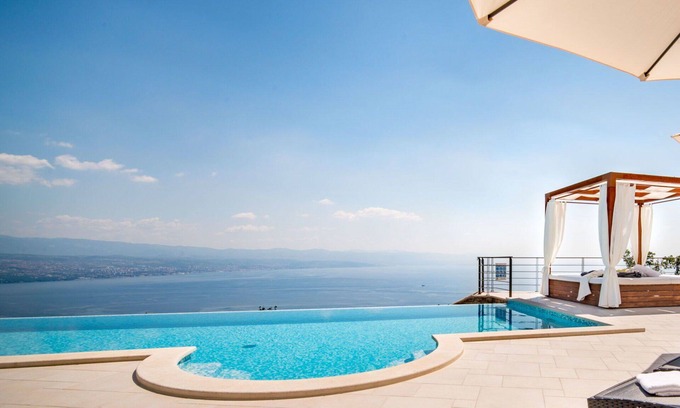 Opatija Villa | Wonderful private villa for 8 people with WIFI, private pool, A/C, TV, terrace and parking